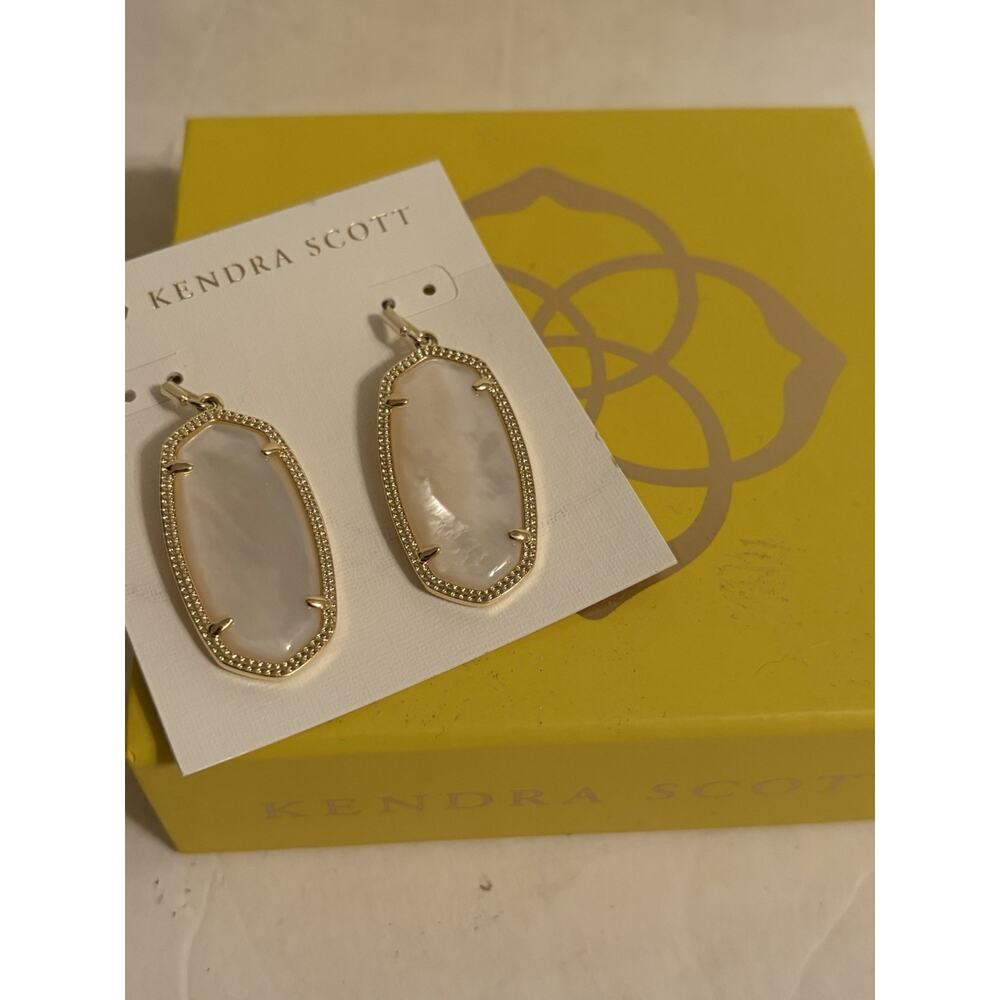 NEW Kendra Scott Elle Drop Earrings in Ivory Mother of Pearl Gold With Box $88 - Picture 10 of 10